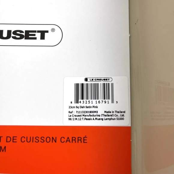 New Le Creuset 9" - 1 7/8 QT Square Baking Dish satin Pink - Picture 11 of 11